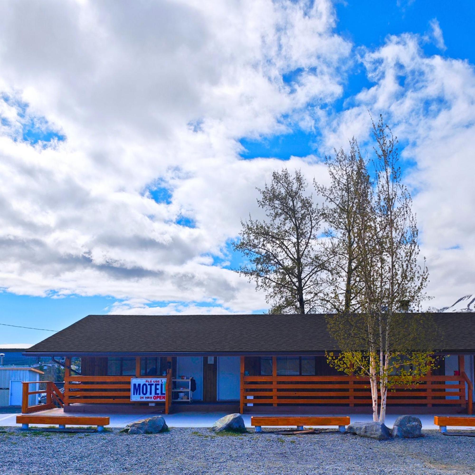 Cozy Corner Motel & Restaurant Haines Junction Eksteriør bilde